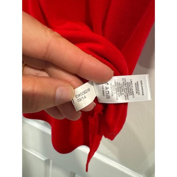 Express Rayon Red Top Size Medium - Picture 8 of 9